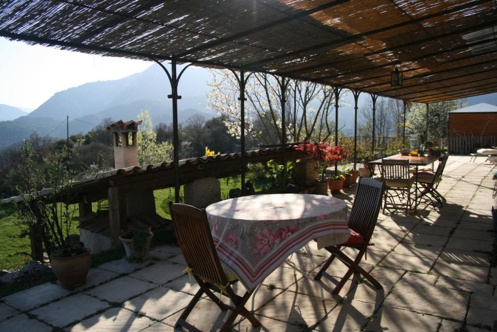 Hotel Les Hauts De L'Escoulaou Castellane Zimmer foto