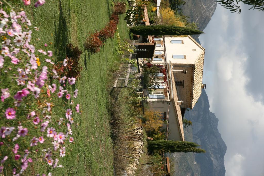 Hotel Les Hauts De L'Escoulaou Castellane Zimmer foto